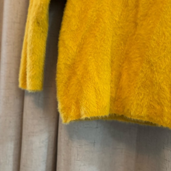 Zara high neck yellow/gold sweater, Size 8. Fluffy look on material. - Picture 4 of 7